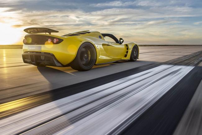 Hennessey venom gt spyder une vitesse de pointe de 427 km h 