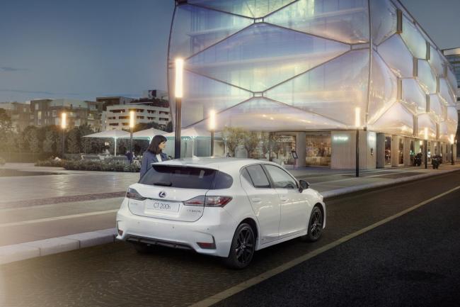 Lexus ct 200h sport edition pas sportive mais stylee 