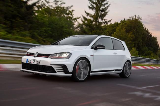 Vw pas de golf r400 une golf gti clubsport s pour se consoler 