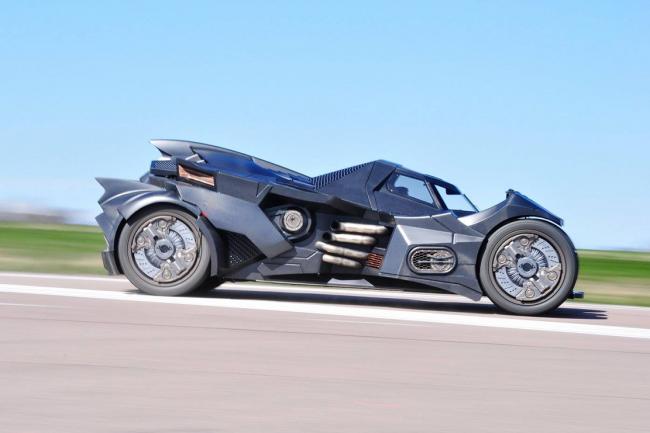 Gumball 3000 le team galag embarque une batmobile inedite 