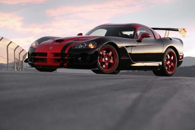 Dodge viper cinq series limitees pour sa derniere annee de production 