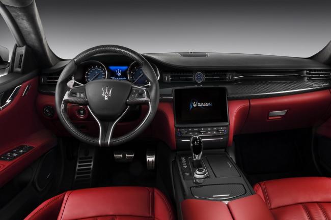 Legeres retouches pour la maserati quattroporte 