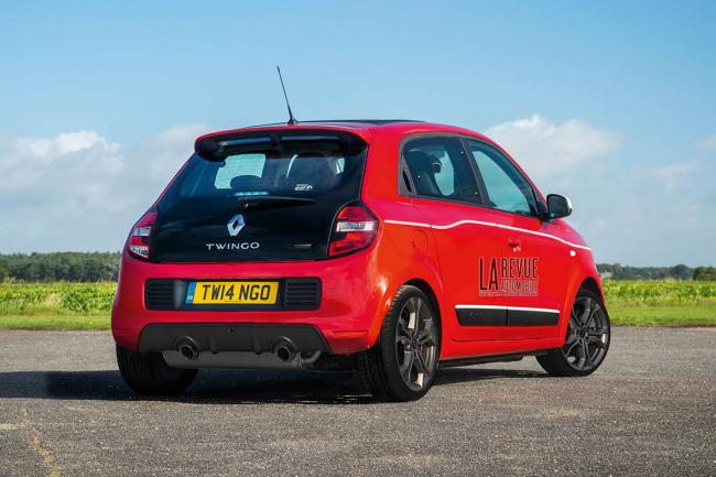 La renault twingo rs va bientot sortir de l ombre 