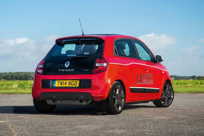 La renault twingo rs va bientot sortir de l ombre 