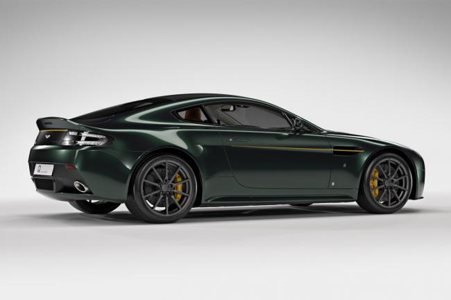 Aston martin v12 vantage s spitfire 80 deguisee en avion de chasse 