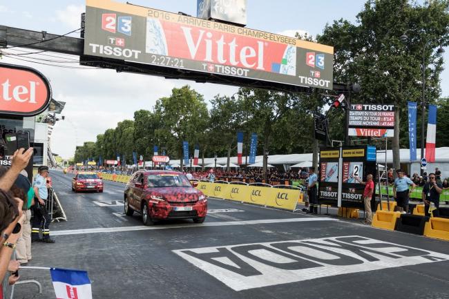 Le skoda kodiaq a paris pour l arrivee du tour de france 