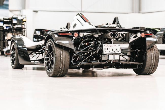 Une carrosserie en graphene pour la bac mono 