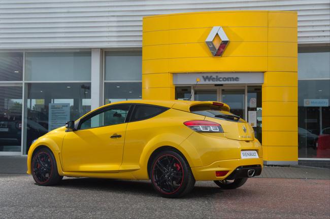 La derniere megane rs se trouve en angleterre 