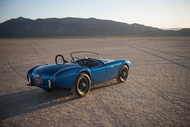 La premiere shelby cobra devient l americaine la plus chere de l histoire 