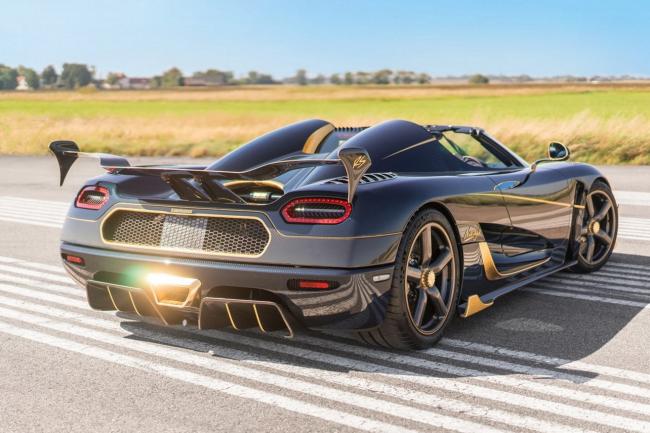 Naraya une koenigsegg agera rs decoree a l or 18 carats 