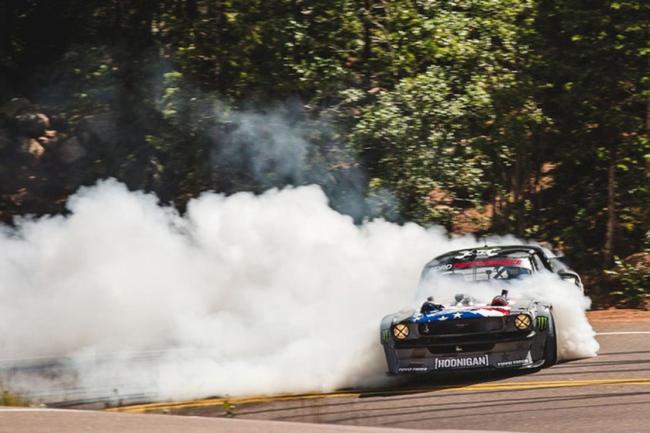 Ken block part a l assaut de pikes peak 