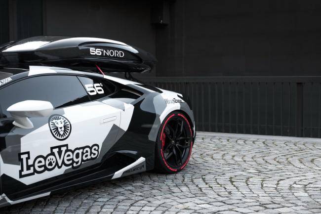 John olsson passe a la lamborghini huracan 