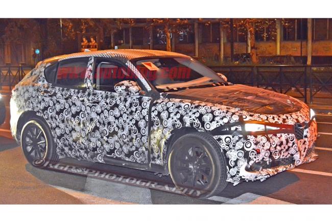 Spyshots alfa romeo stelvio un suv en balade 