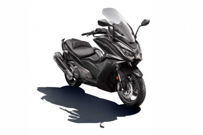 Kymco ak 550 un scooter aux dents longues 