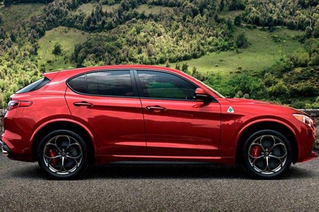 L alfa romeo stelvio en avant premiere 