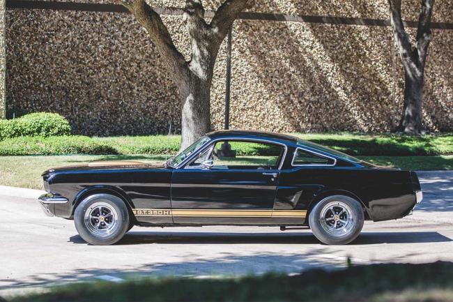 La ford mustang shelby gt350 h de carroll shelby aux encheres 