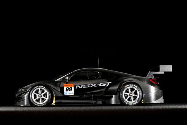 Super gt la nouvelle honda nsx gt arrive sur la grille de depart 