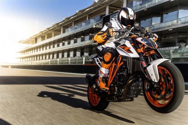 Ktm super duke r 2017 encore plus sportive 