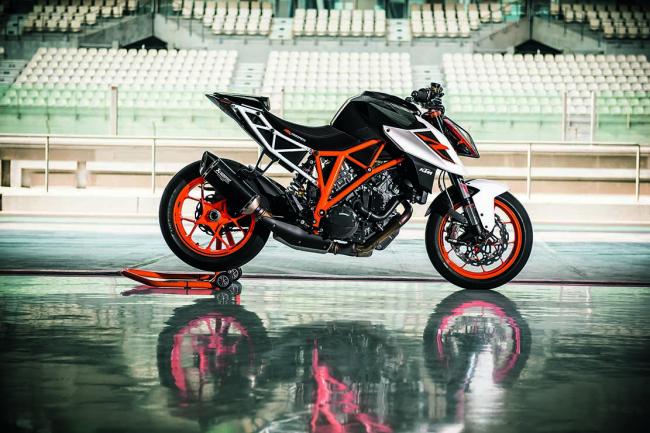 Ktm super duke r 2017 encore plus sportive 
