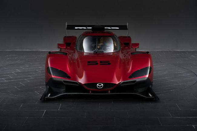 Mazda rt24 p en route pour les 24 heures de daytona 