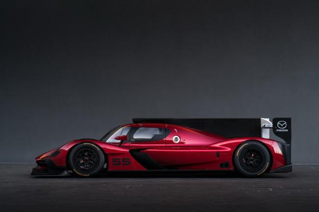 Mazda rt24 p en route pour les 24 heures de daytona 