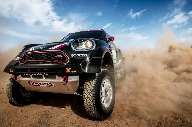 Mini devoile le john cooper works rally du dakar 2017 