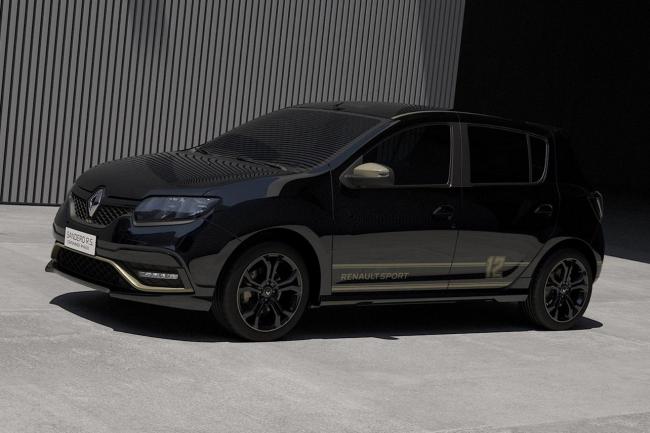 Renault devoile la sandero rs grand prix a sao paulo 