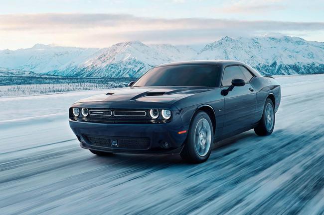 Dodge challenger awd la muscle car peut aller a la neige 