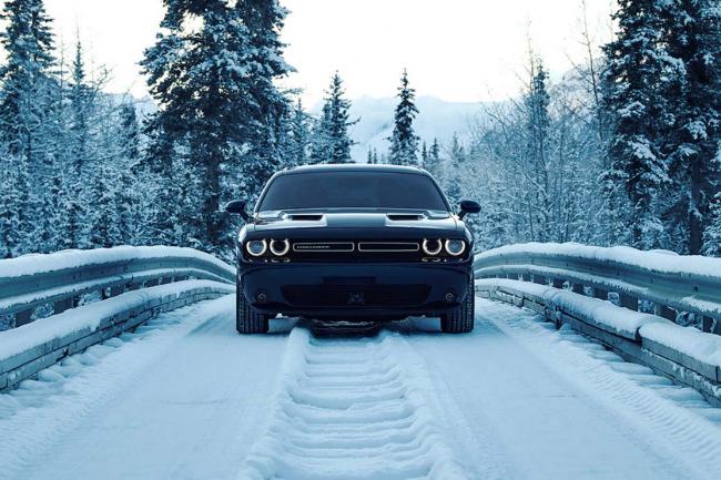 Dodge challenger awd la muscle car peut aller a la neige 