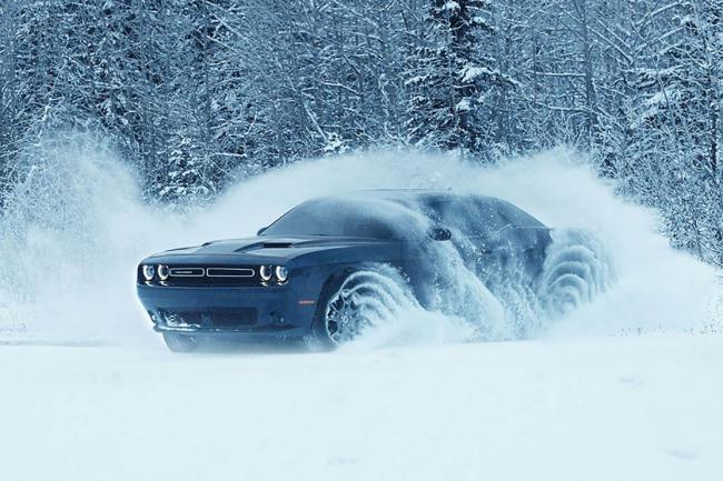 Dodge challenger awd la muscle car peut aller a la neige 