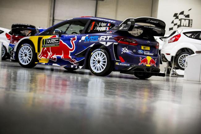 La ford fiesta wrc est habillee par red bull 