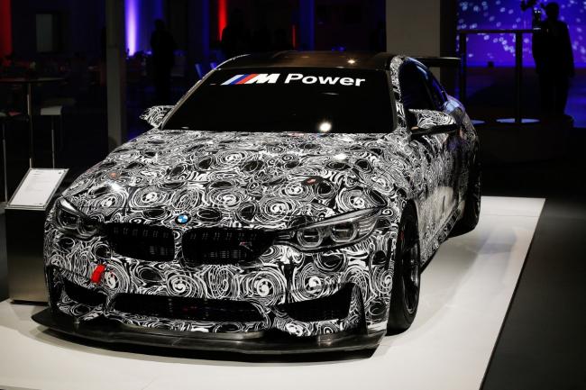 Premiere image de la bmw m4 gt4 2017 