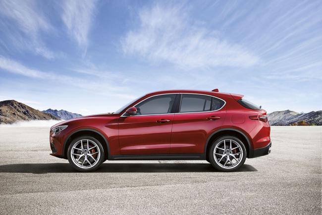 Alfa romeo stelvio first edition les commandes du suv sont ouvertes 