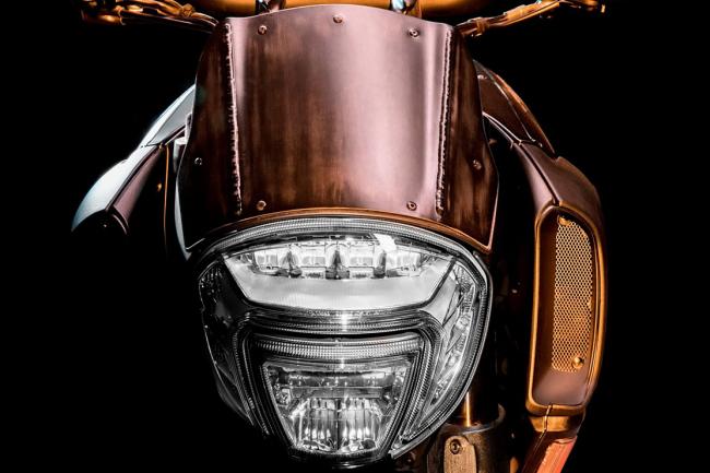 Ducati diavel by diesel limitee a 666 exemplaires 