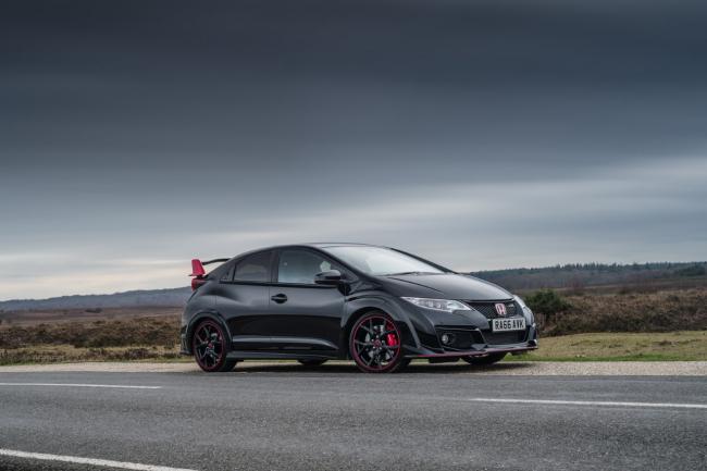 Honda civic type r une black edition pour boucler la boucle 