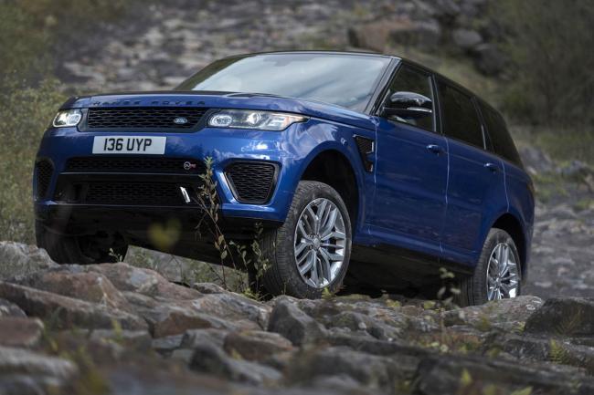 Range rover sport svr l etendue de ses capacites sur tous les terrains 