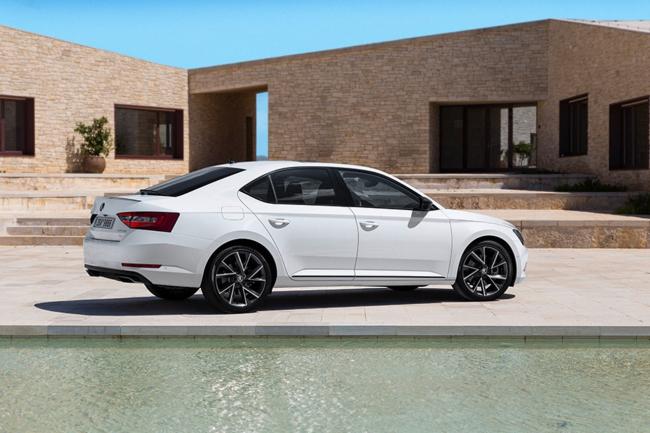 La Skoda Superb Sportline disponible à partir de 34 690 euros