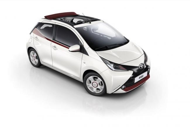 Serie speciale toyota aygo x glam 