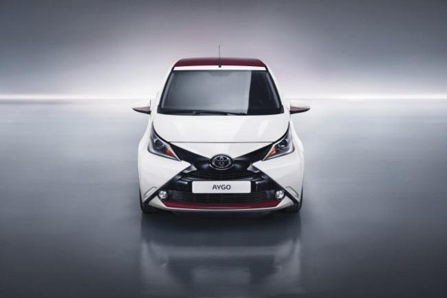 Serie speciale toyota aygo x glam 