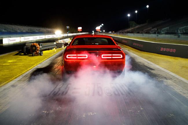 Dodge challenger demon un drag mode ideal pour la 400 metres 