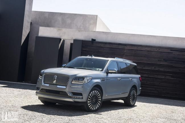 Lincoln navigator pour traverser les usa a sept 