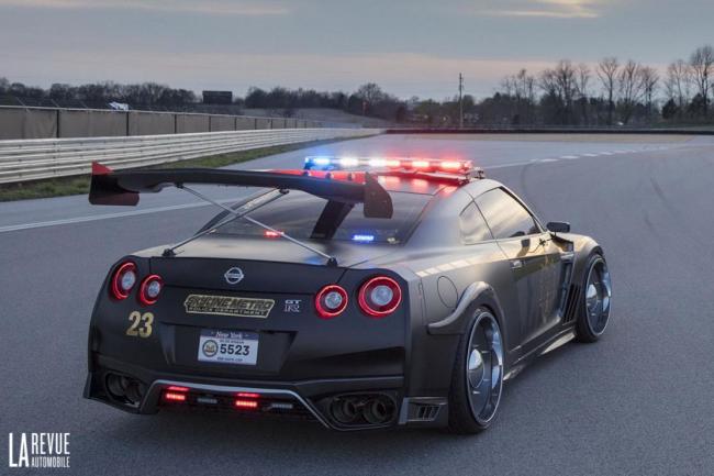 Nissan police pursuit 23 quand la gt r represente le code de la route 