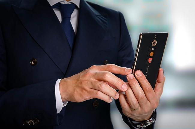 Tonino lamborghini alpha onenbsp le smartphone lamborghini 