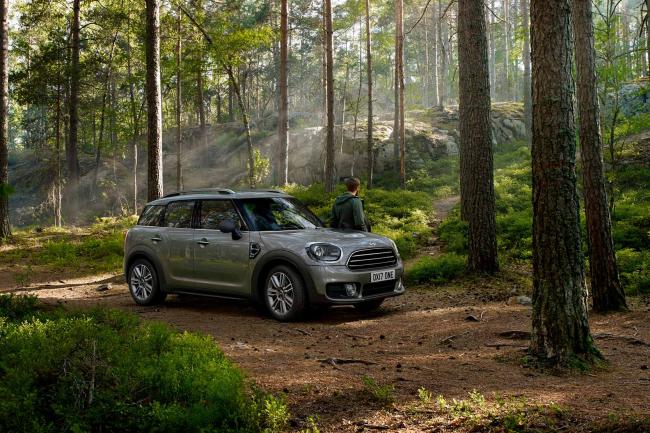 Mini countryman one et one dnbsp lentree de gamme debarque 