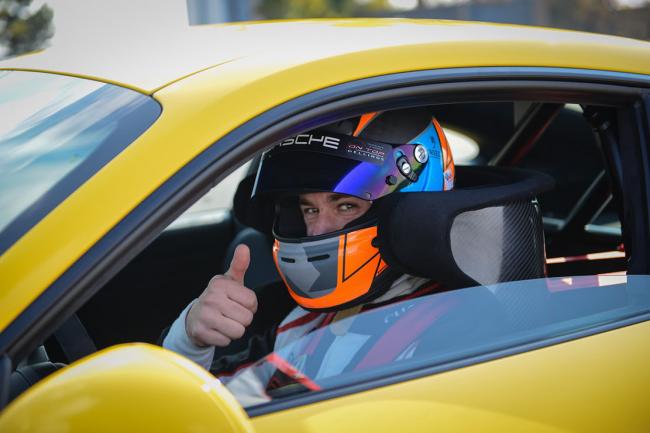 La porsche 911 gt3 signe un chrono de 7 12 sur le nurburgring 