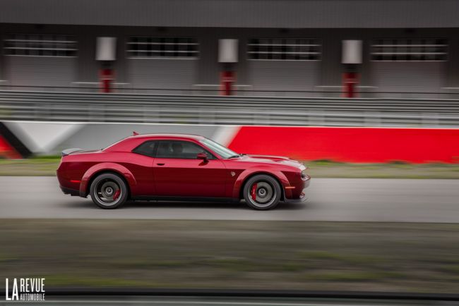 La dodge challenger hellcat prend encore plus de muscle 