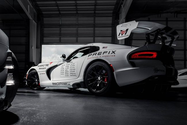 La dodge viper acr signe un chrono de 7 03 sur le nurburgring 