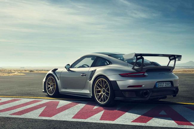 Porsche 911 gt2 rs seulement 700 chevaux 