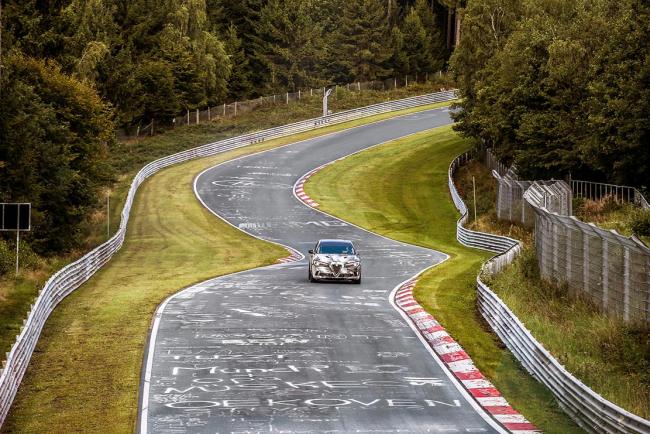 Alfa Romeo Stelvio Quadrifoglio : record sur le Nurburgring