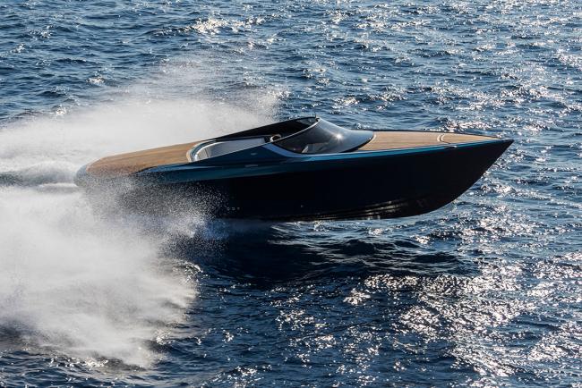 Aston martin quintessence am37s le yacht d aston avec 1nbsp040 ch 